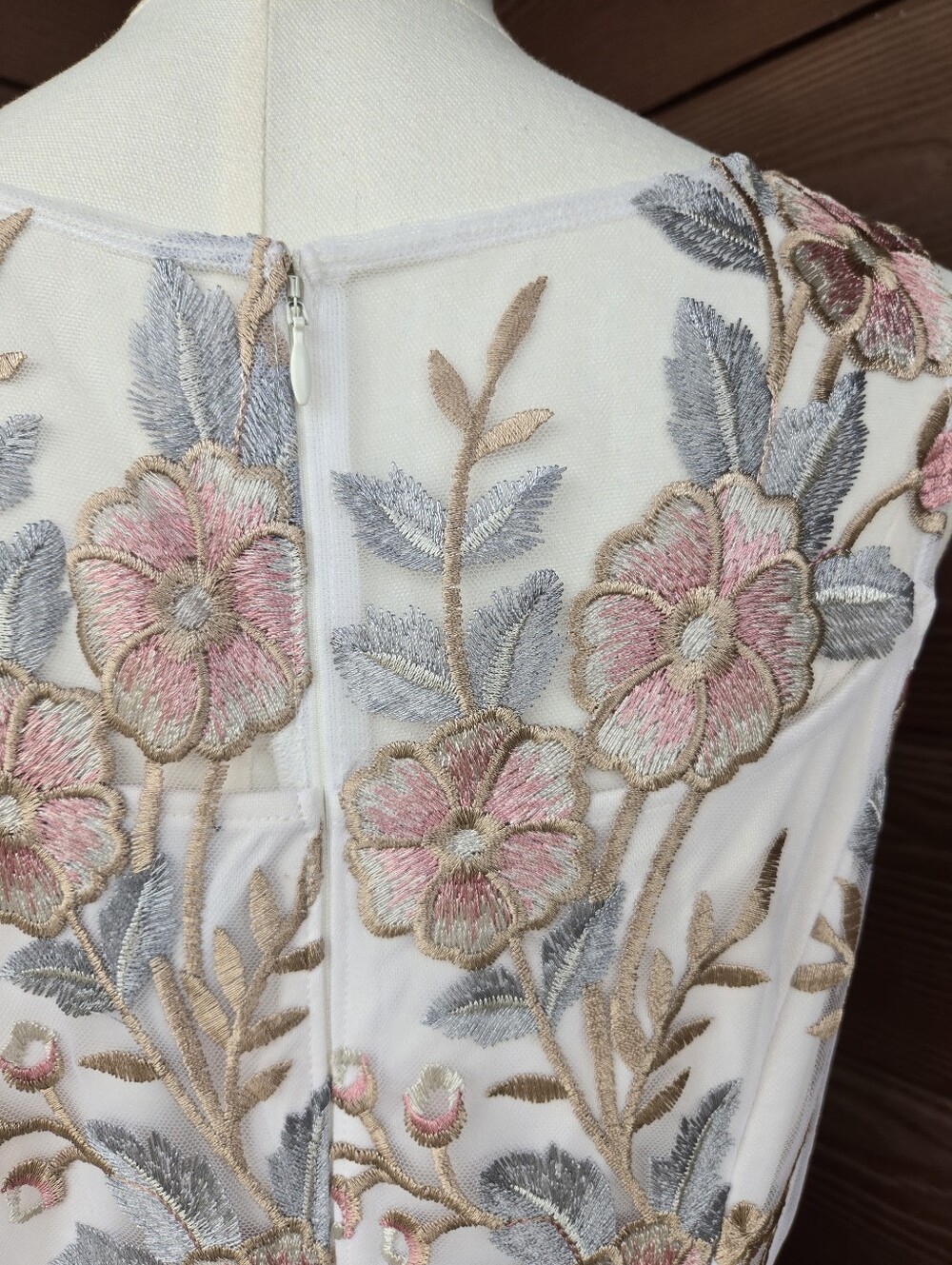Adrianna Papell Illusion Sleeveless Floral Embroidered Midi Dress Women’s Size 8 - Picture 12 of 16